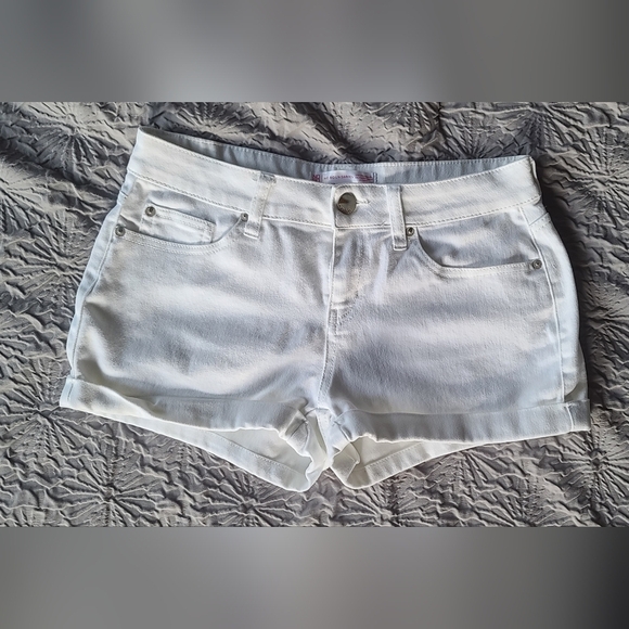 No Boundaries Women's Shorts size 13 - Picture 2 of 5